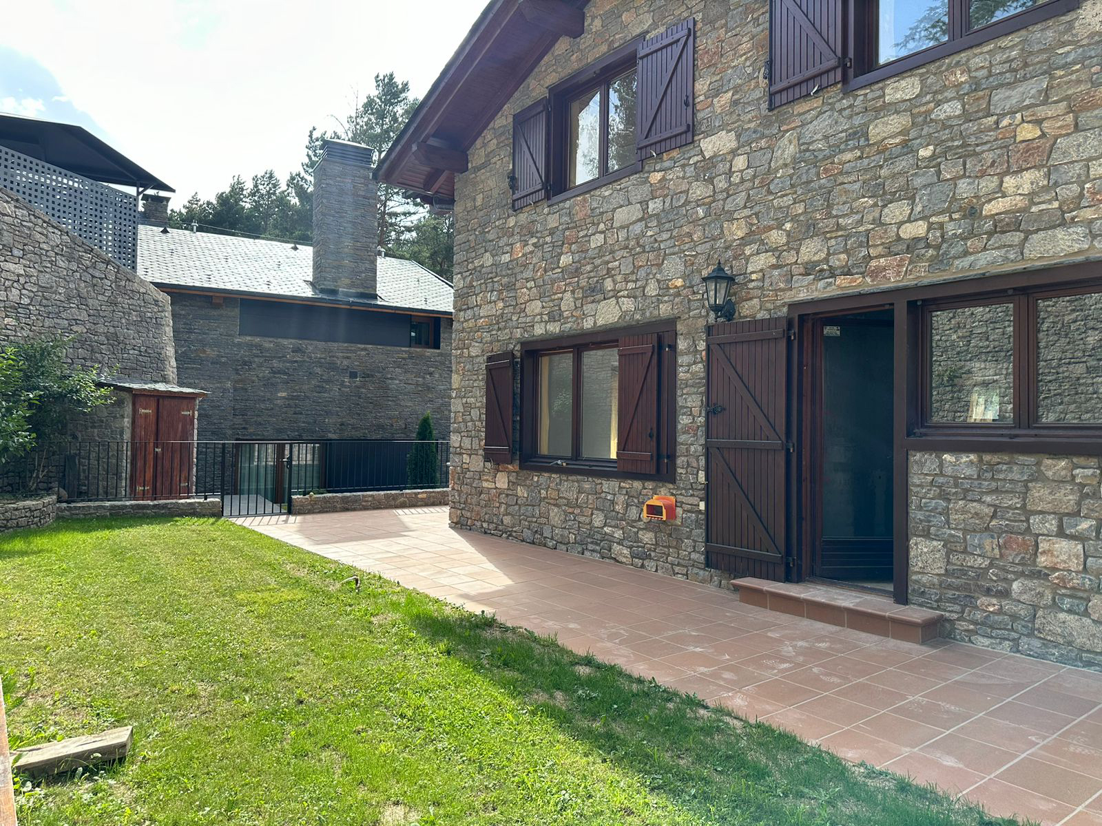 Terreny de lloguer a Ordino, 4 habitacions, 220 metres